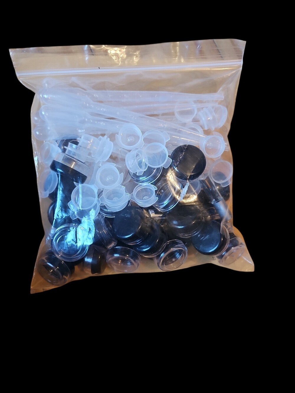 Qosmedix Cosmetic Sample Kit | 60 Containers, Pipettes & Samplers